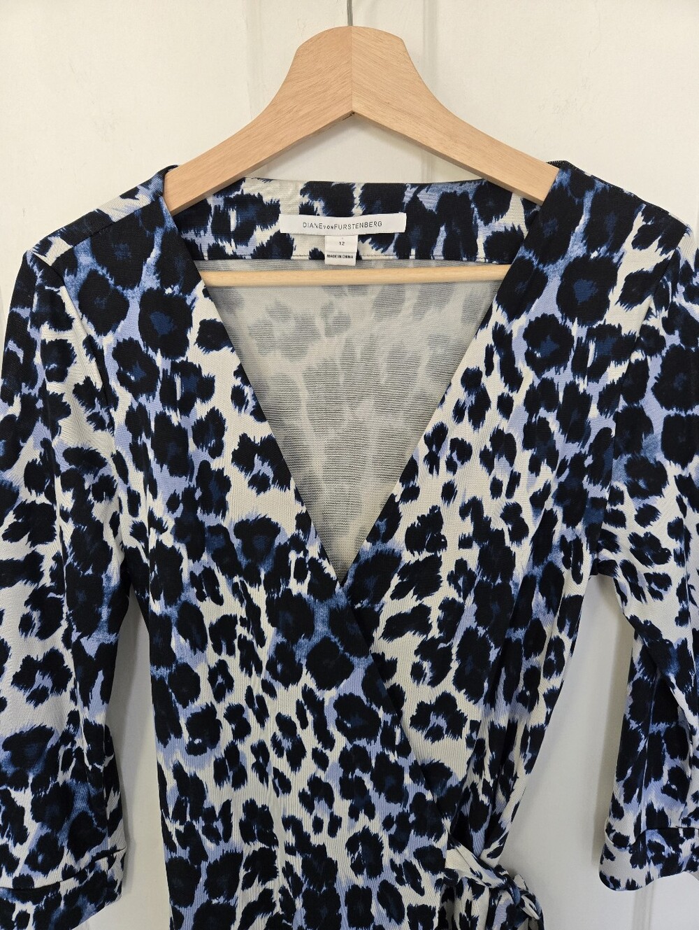 Diane Von Furstenberg DVF New Julian Silk Jersey Wrap Dress Size 12 Snow Cheetah - Picture 5 of 15